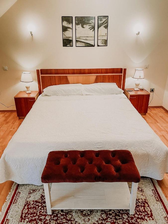 Cosy Bedroom For 2 With Balcony In A Family Villa Turnu Magurele Exterior foto